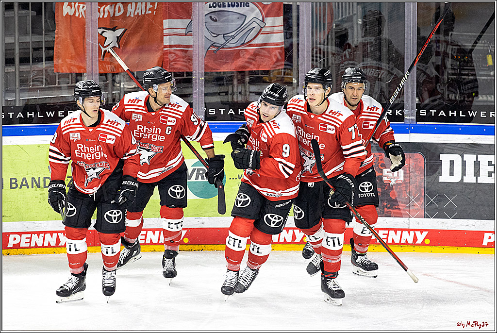 PENNY DEL;  Kölner Haie - Fischtown Pinguins; Köln, 04.10.2022